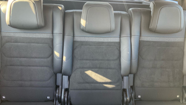 Citroen C5 Aircross 1.2 Hybrid 136 Max Edition 5dr e-DCS6 Petrol Hatchback